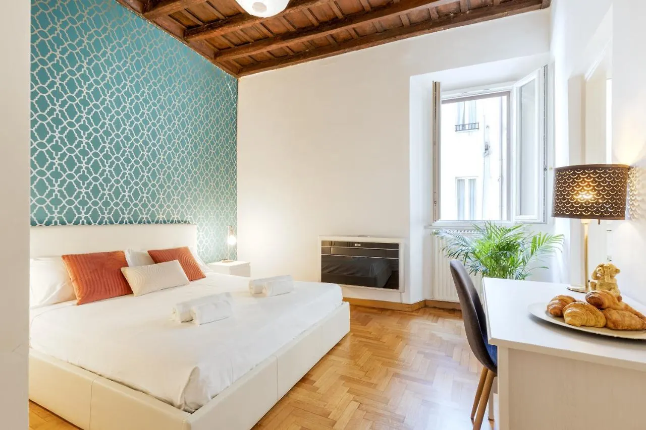 Apartment Cercle Apt - Historic Spot In The Hearth Of Rome Italy