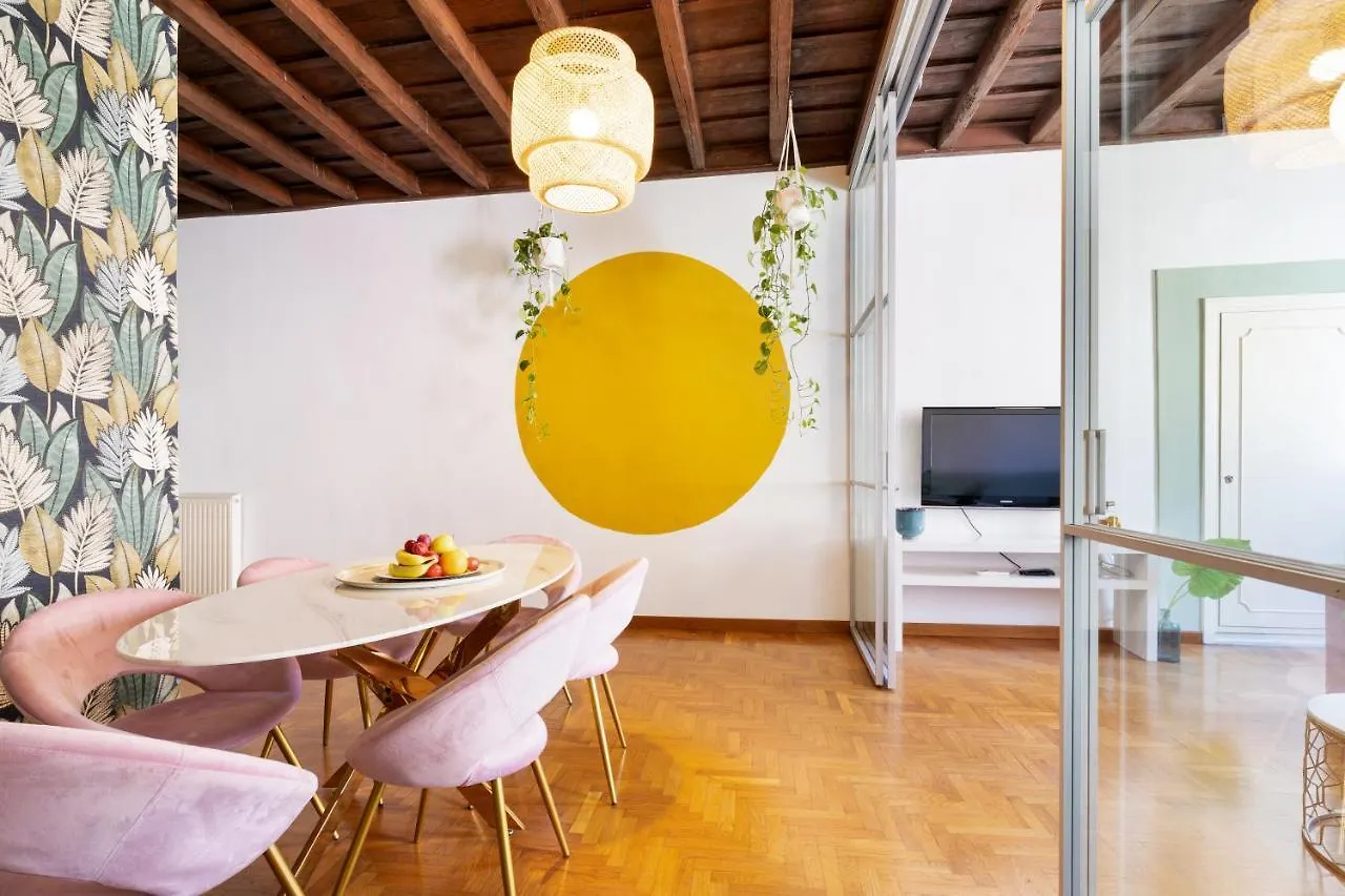 Apartment Cercle Apt - Historic Spot In The Hearth Of Rome